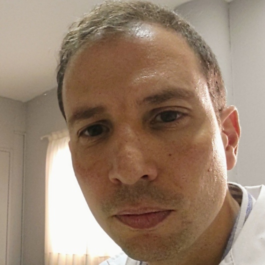 Dr. Gustavo Muscolo